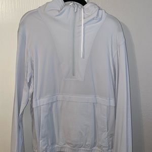 Lululemon wind jacket size 6